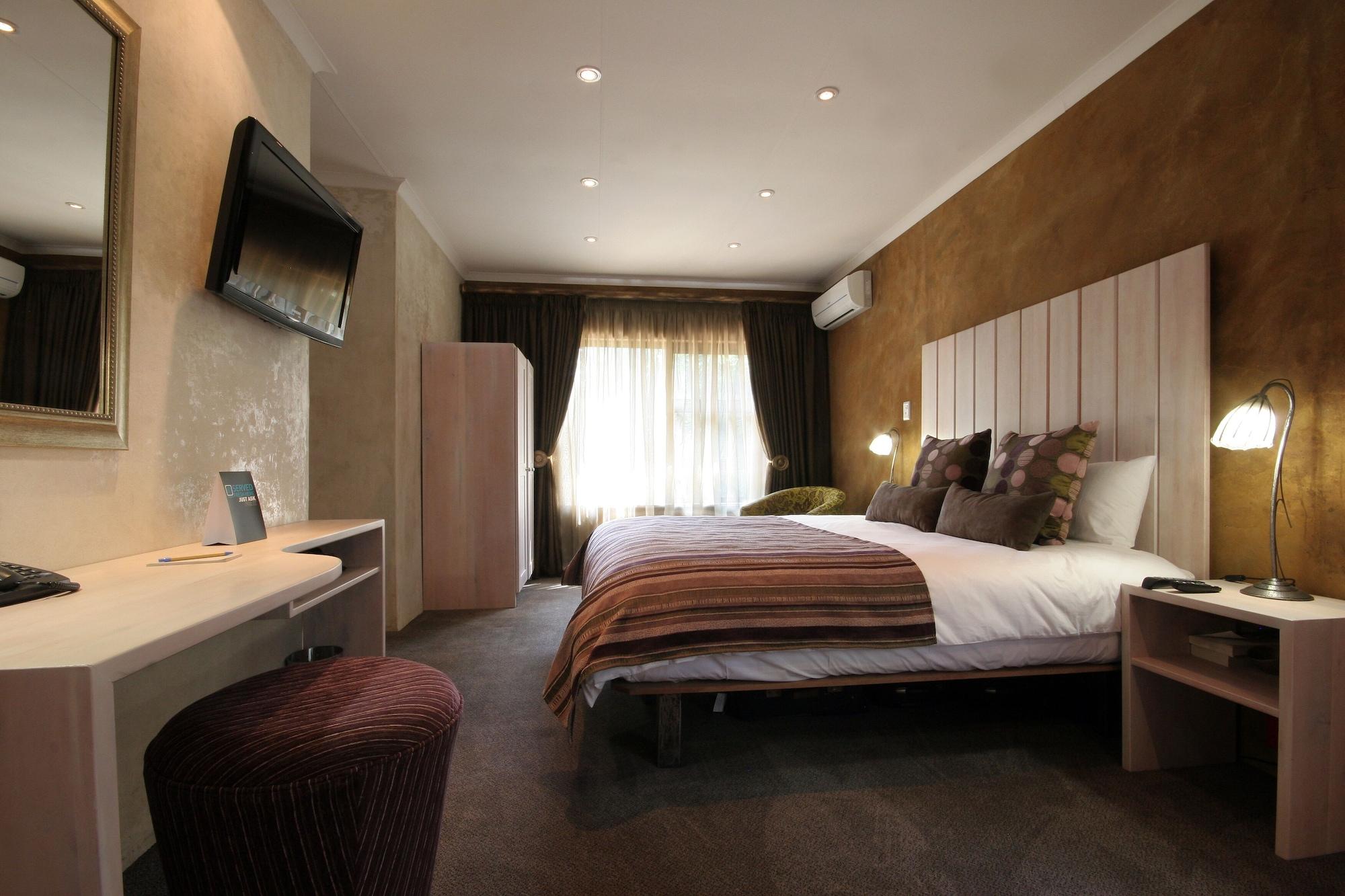 อัฟริกัน ร็อค โฮเต็ล แอนด์ สปา Hotel เคมป์ตัน พาร์ค ภายนอก รูปภาพ