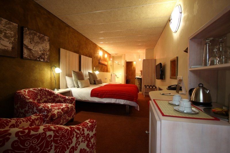 อัฟริกัน ร็อค โฮเต็ล แอนด์ สปา Hotel เคมป์ตัน พาร์ค ภายนอก รูปภาพ